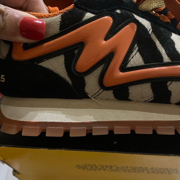 Marc Jacobs The Jogger Year of the Tiger shoe. Size 10 - Picture 10 of 16